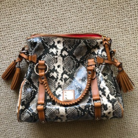 Dooney & Bourke Handbags - Dooney and Bourke purse